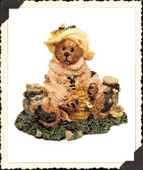 Bailey...Honey Bear-Boyds Bears Bearstone #2260 Bee Mine Honey! *