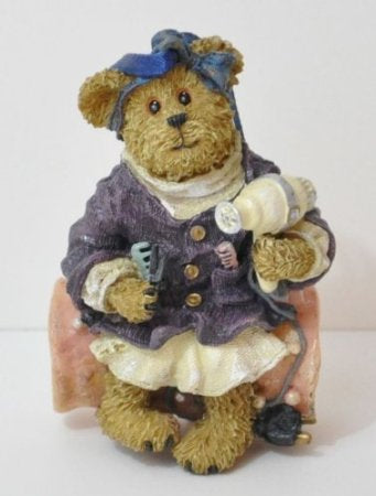 Betty Bouffant-Boyds Bears Resin Hairdresser Ornament #257004
