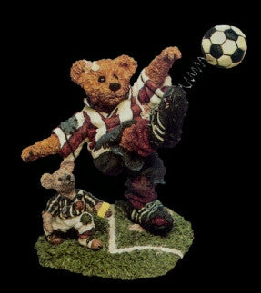 ROCKY BRUIN...SCORE, SCORE, SCORE-BOYDS BEARS SOCCER BEARSTONE #228307 *