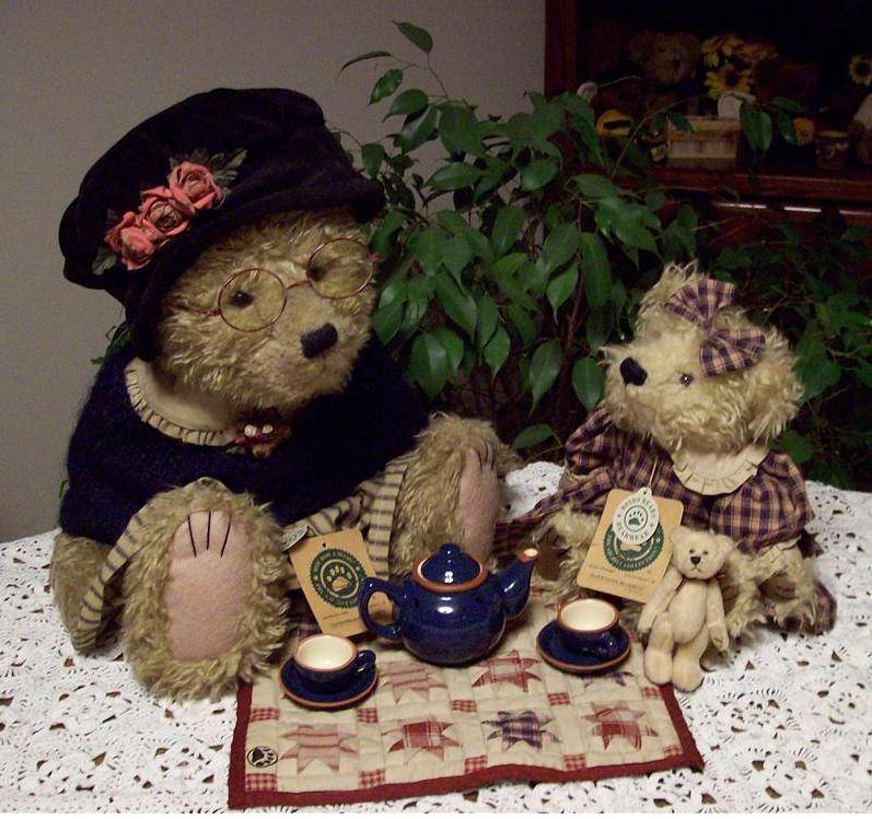 GRANDMOTHER BEATRICE B BEARHUGS WITH BAILYANNE BEARHUGS & TEDLEY F. WUZZIE-BOYDS BEARS #99718V QVC EXCLUSIVE *