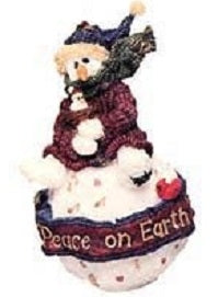 ROBIN...PEACE ON EARTH-BOYDS BEARS RESIN ORNAMENT #25655 *