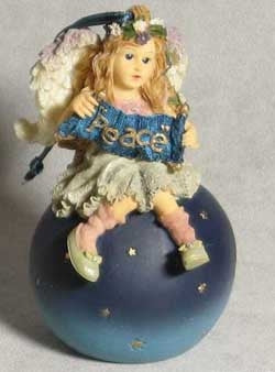 Olivia...Wishing You Peace-Boyds Bears Resin Ornament #25800 *
