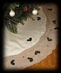 Greens & Berries-Boyds Bears Tree Skirt  #88906 ***RARE*** *