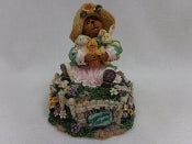 Miss Hattie & Company...Springtime Friends-Boyds Musical Resin #270569 *