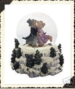 Amanda and Michael...Winter Waltzing-Boyds Bears Bearstone Water Globe #270509 "Shall We Dance"***Hard to Find*** *