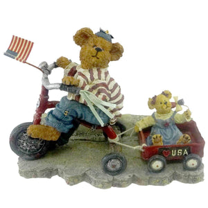 Ross with Betsy...Everybody Loves A Parade-Boyds Bears Resin #227809 *
