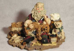 Santa's Hobby-Boyds Bears Bearstone #3004