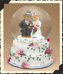 Doug and Jill...A Day To Remember-Boyds Bears Wedding Bearstone Musical Water Globe #270573