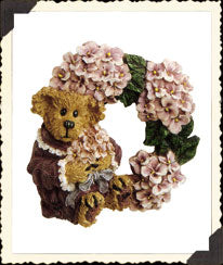 Lacey-Boyds Bears Bearwear Pin  #26045 **Hard to Find**