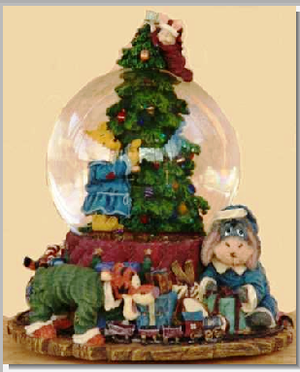Pooh's Tree Trimming Party(Disney)-Boyds Bears Pooh Musical Lighted Water Globe #95989DSO Disney Exclusive ***RARE***