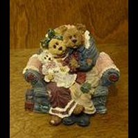 Momma & Poppa McNewBear with Baby Bundles-Boyds Bears Musical Bearstone #270556