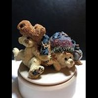 Thatcher and Eden as the Camel-Boyds Bears Bearstone #2407
